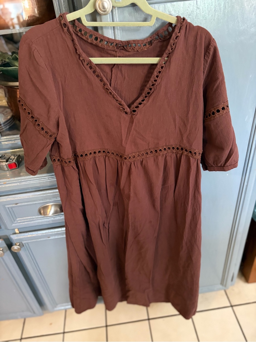 Womens Brown Eyelet Trim V-Neck Midi Dress
